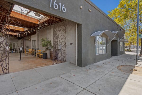 1616 Del Paso Blvd – Restaurant Space with Kitchen & Courtyard